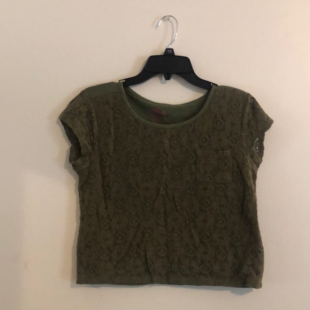 Short sleeved top